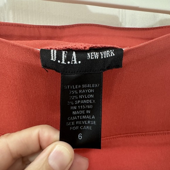 DFA New York Women's Pull On Elastic Top Shorts Size 6 Salmon Orange NWT - Picture 6 of 6
